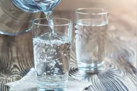 你知道吗？水事实上是一种违反物理定律的独特物质！图片