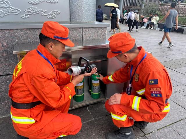 靠前驻防丨持续巡护不松懈 筑牢防火安全网