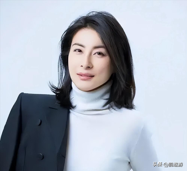 霍震霆没想到，44岁儿媳郭晶晶再次官宣喜讯，让整个阔太圈沉默了