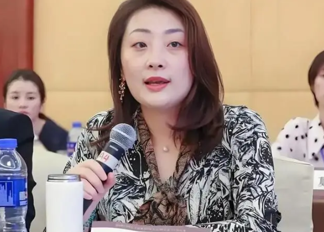 不查不知道！网友又发现了一个真相，宗馥莉根本就不是要18亿美金