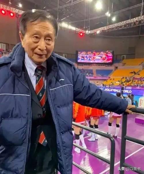 86岁宋世雄现状：定居北京老到认不出，托举儿女成才后却都在国外