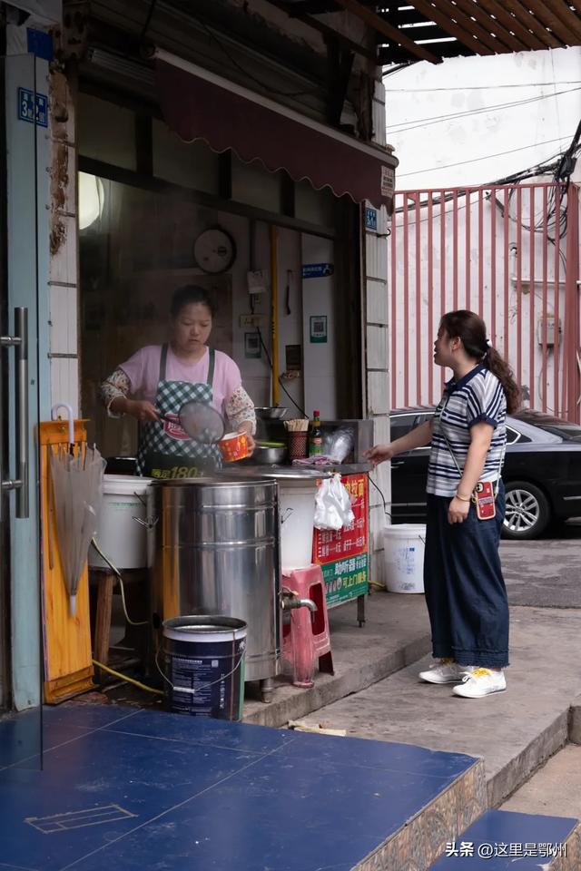 五百年古塔“镇守”，鄂州这条街藏着最浓生活味