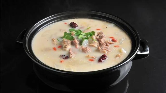 坐高铁到这里赏红叶，享景区优惠！