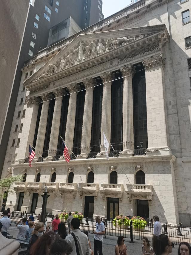 铁路时代劳工VSAI时代芯片！两次基建红利，最终谁在赚钱？