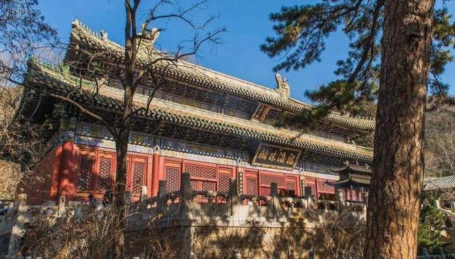 中国有一寺庙，庙不大，却有武警24小时站岗，究竟有何过人之处？
