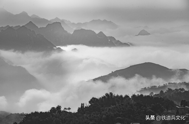 陈德明 || 雾锁层峦隐翠微，银带千叠映朝晖—摄于浙江 温州 永嘉茗岙