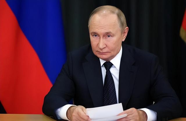 全世界都被普京骗了！打击乌克兰只是个幌子，真正目标已布局四年