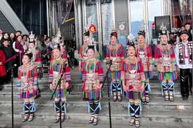 赚！大！了！《哪吒2》配乐片段原班人马在贵阳越界影城现场开唱图片