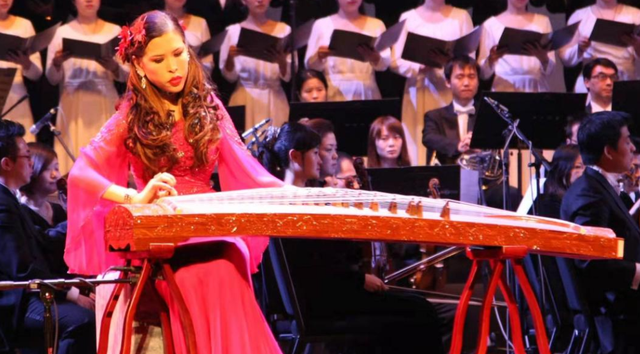 她是国王最宠爱的女儿，却天生丑陋多病，被称为泰国最惨公主