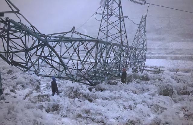 AI竞赛规则变了?美国砸800亿建核电,黄仁勋：下一道门槛是电力