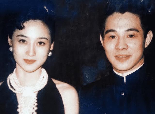 同是李连杰的基因，黄秋燕的女儿和利智的女儿差距太大，令人唏嘘