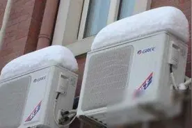 空调外机万万不能这样装，听老师傅分析，回家立马让工人拆了重装图片