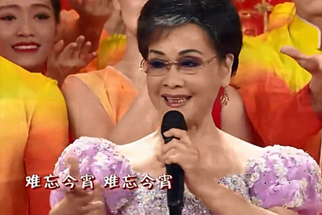 宋祖英：连登24届春晚，39岁高龄生子后“消失”，57岁身材似少女