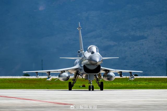 直击空军战机训练精彩瞬间