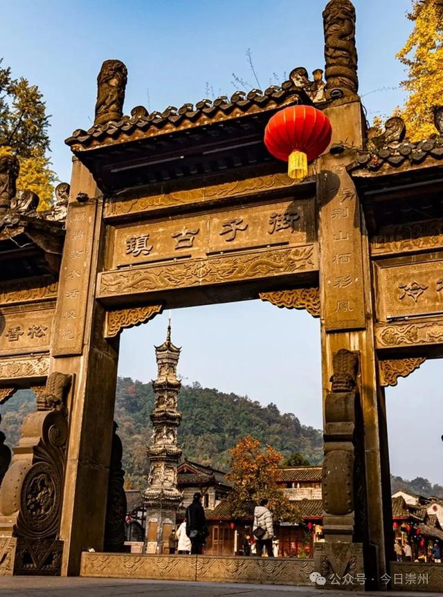 焕新千年古镇！打造候鸟青年社交体验区、特色产业示范区，成都传媒集团为崇州街子古镇注入新动能