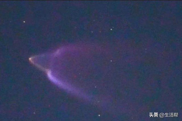 神舟二十一号飞船过境北京！掠月而过，多图直击