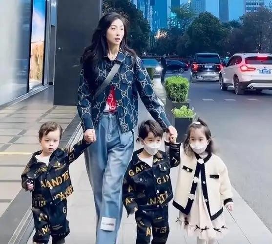 “买英国精子生3娃”的山东女人，7年后现状曝光：她后悔了吗？
