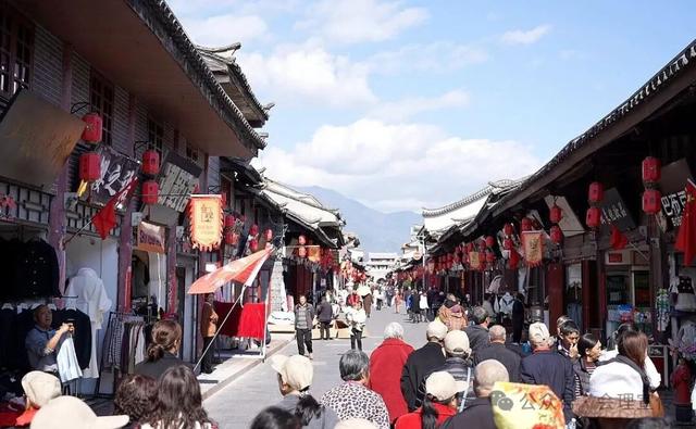 晒暖阳、逛古城、吃美食！暖冬会理迎来数批游客