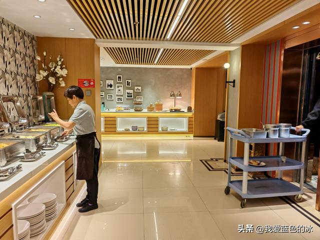 保定这家自助早餐虽然只是28元一位，但做的很用心，人气很旺啊