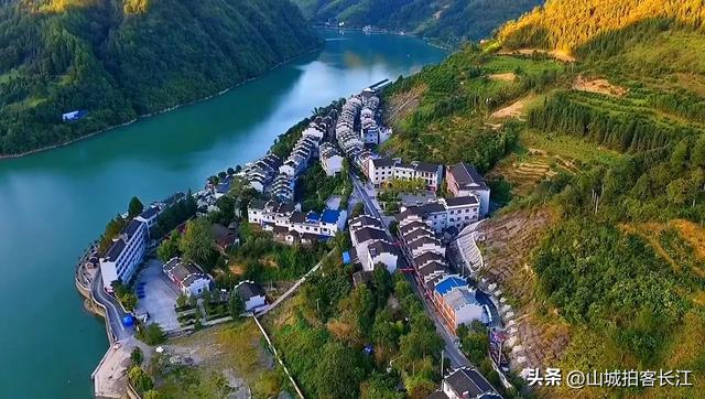 重庆武陵山区比较另类的县,拥有多处独特景点,为何称它为小成都