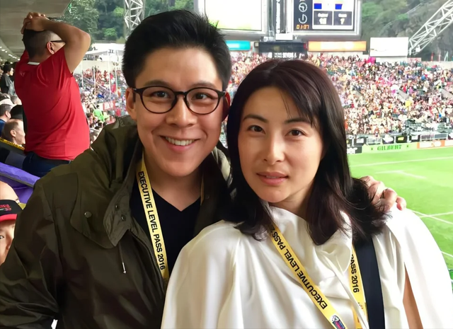 终于等到这天！官媒发文	，高调官宣44岁郭晶晶喜讯，霍震霆说对了