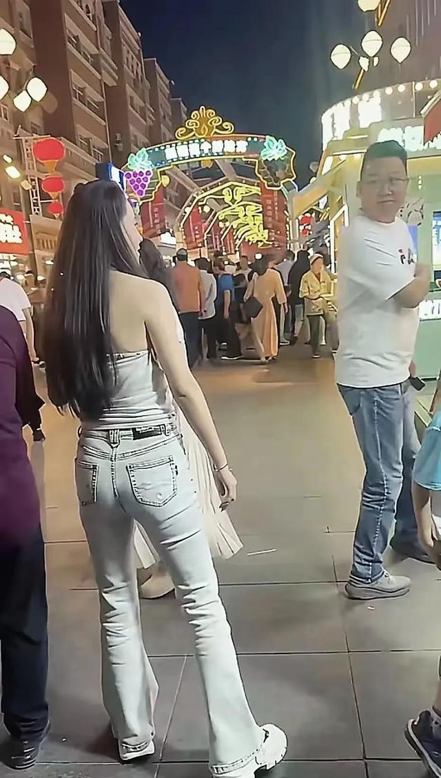森林北没了滤镜和美容后 感觉和我们普通人一样 不化妆就成森林南了