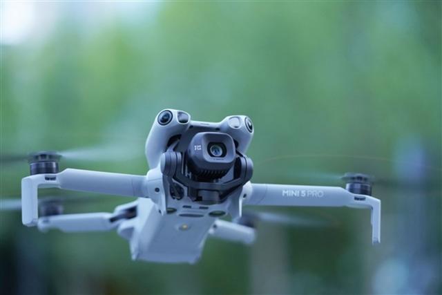 城市上空的千亿产业，普通人也能牟利500万！具体该咋做？