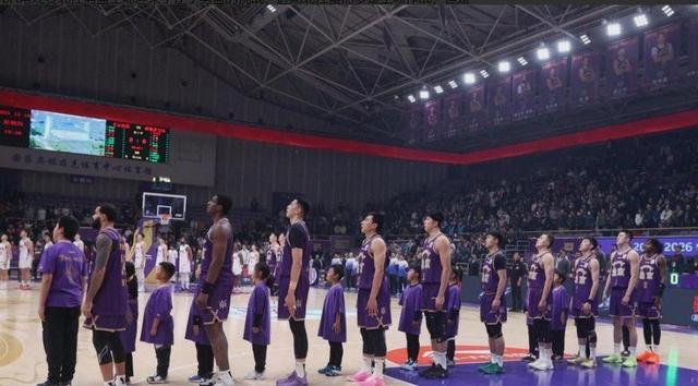 北控81-77力克辽宁，的确让球迷沸腾的，是张庆鹏赛后那席话