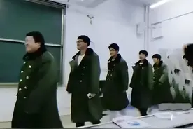 军大衣再度掀起国潮？面对年轻人的“人间清醒”，资本家彻底傻眼图片