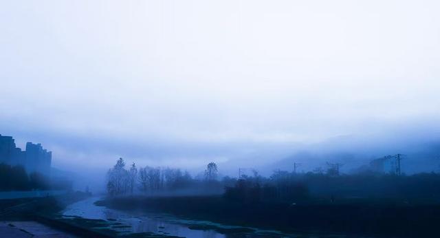 晨雾翩跹入画来 赤壁黄狮畈冬景藏诗意