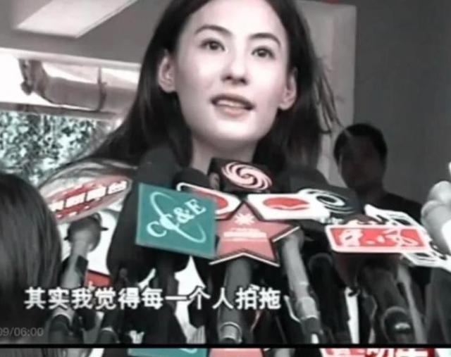 谢霆锋没想到，张柏芝凭阅兵当天的举动，口碑暴增，尽显格局之大