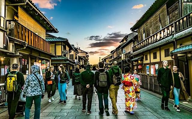 中日交涉开始，最大输家或提前浮现，不是高市，日本民调一边倒