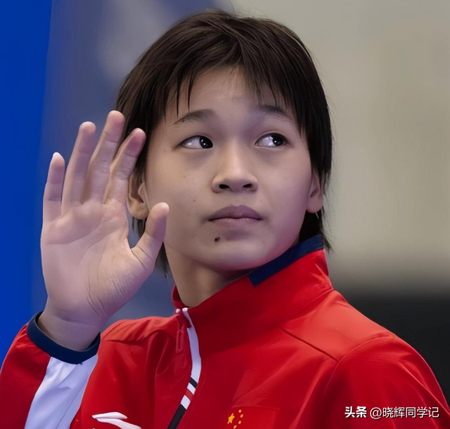 全红婵正式回归亮相！身材高挑颜值抢眼，留长发后判若两人