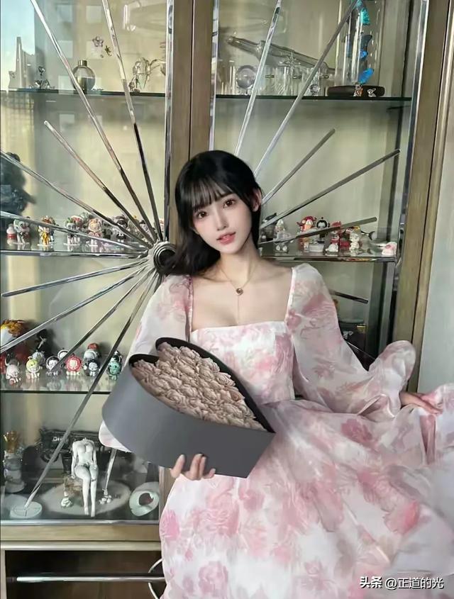 林俊杰小20岁女友体重120斤 小腹微凸 一脸孕相 2024年就曾晒婚纱照