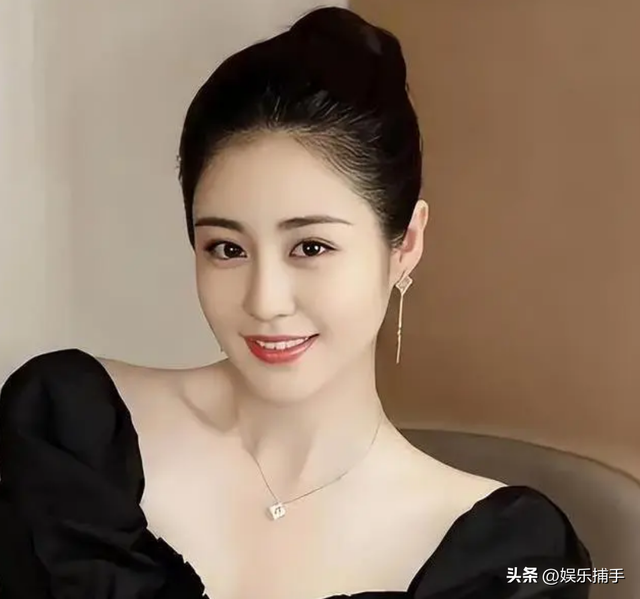 被赵本山“养”了11年，闪婚假富豪的毕畅，如今的下场怪不了别人