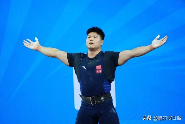 新华社评出2025年十佳运动员	，孙颖莎	、陈芋汐、苏翊鸣、覃海洋等入选！