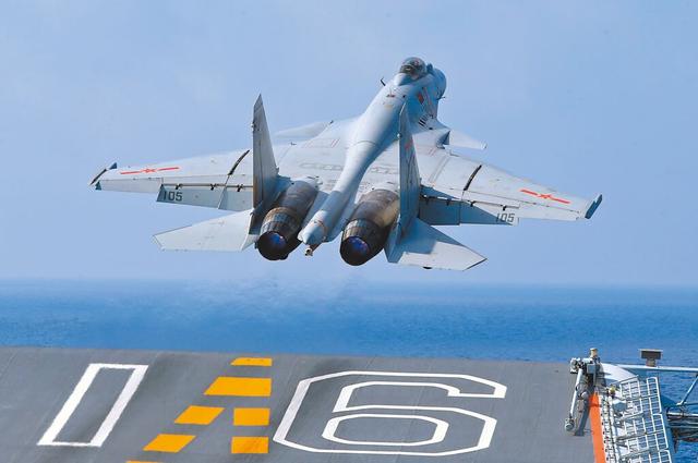 事情闹大！日战机琉球挑衅，辽宁舰携歼-15出击，高市：坚决回应