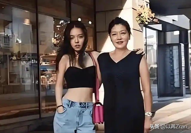 李咏也没想到，自己离世7年后，23岁的女儿就走上一条"不归路"