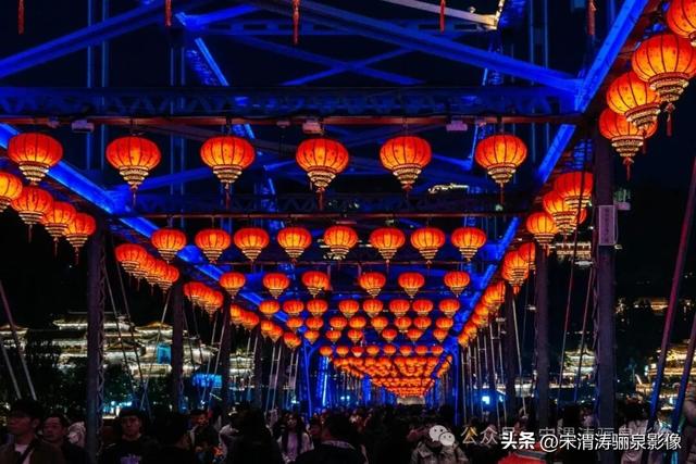 甘肃兰州：兰州两日游之兰州黄河铁桥中山桥夜景醉人 大气磅礴