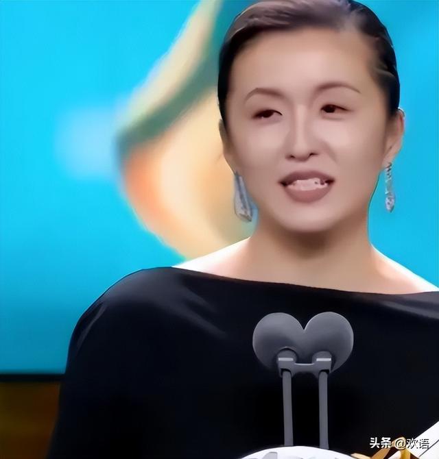 陪玩陪睡只是开胃菜，袭警、舔手指、集体嫖娼，背后的事捂不住了