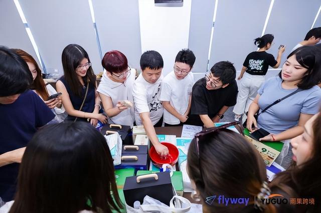 建站收单+高效分销，跨境卖家旺季突围神器来了！