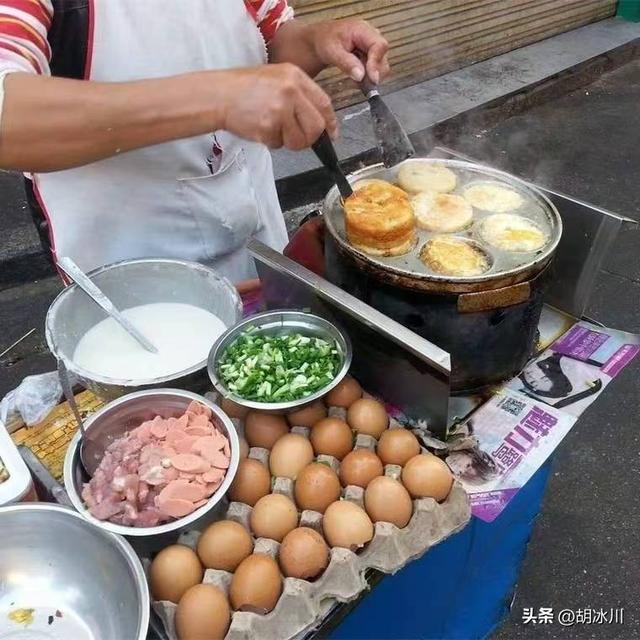 为什么好吃的小吃	，不在五星级酒店、不在商场、也不在连锁店里？