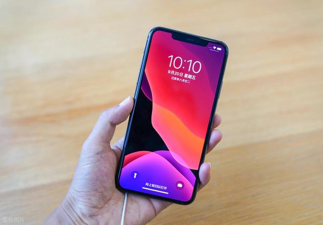 现在的手机贬值太快了，是不是买iphone才保值？