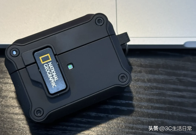 AirPods 电量查询全攻略：6 种方法快速查看充电盒剩余电量