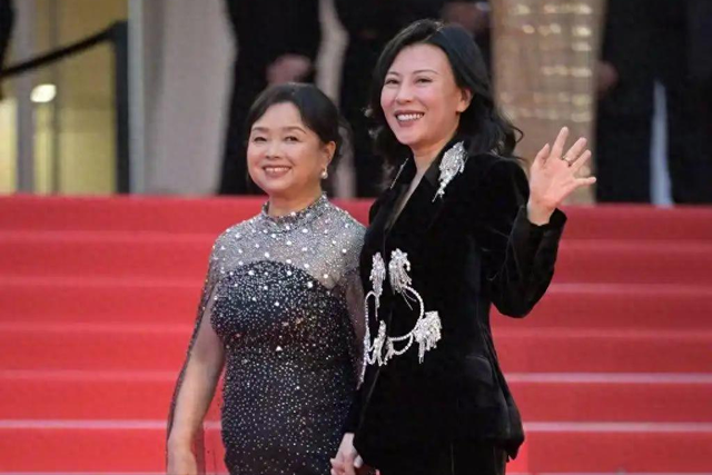 71岁上海老太卖房自驾游10年，不留给子孙一分钱，如今怎么样了？