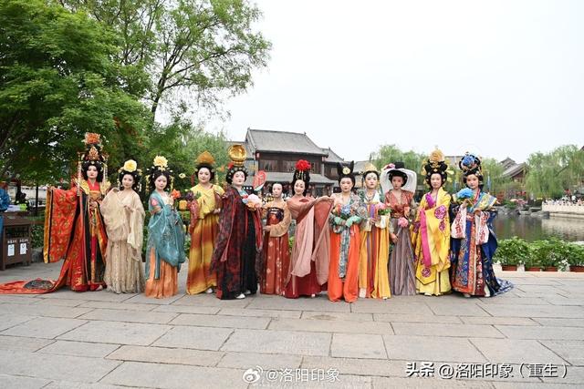 汉服攻占洛阳！满城穿越的“神都”拿捏了年轻人的终极嗨点