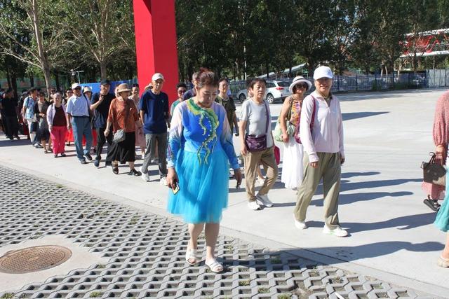 走进校园收获多·旅游文化展风采