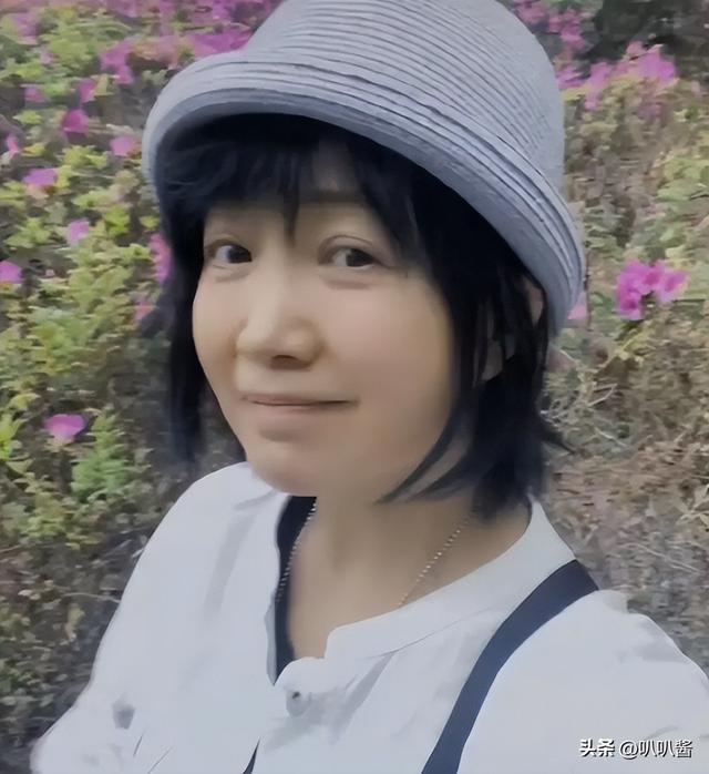 她连上5次春晚，私下却和恩师同居怀孕被骗流产，今57岁依然单身