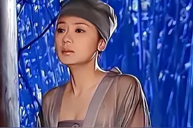 底裤外露，尼姑透视装，导演你这么会拍，难不成是你自己想看吧图片