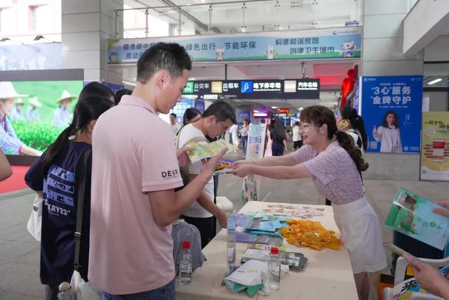 太会了！南安文体旅别样推介“闪”进泉州动车站！